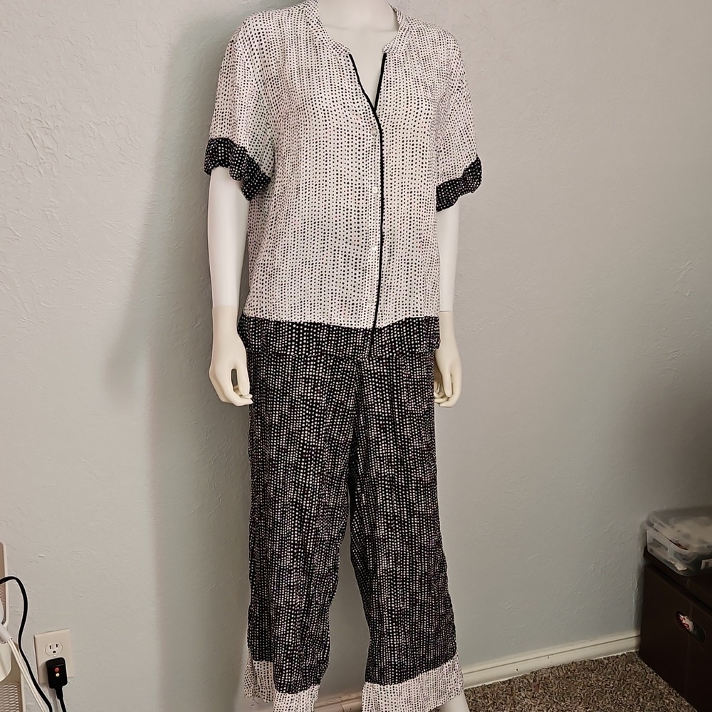 DONNA KARAN Black and White Spotted Two-Piece Lounge Pajama Set - Picture 2 of 11